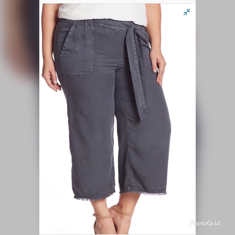 SUSINA
Wide Leg Cropped Pants (Plus Size)
